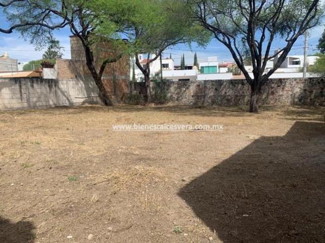 TERRENO EN VENTA EN TEQUISQUIAPAN EN COL. CENTRO LUIS