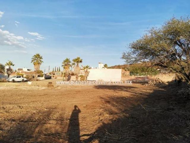 TERRENO EN VENTA EN TEQUISQUIAPAN EN FRACC. VIÑEDOS RAF