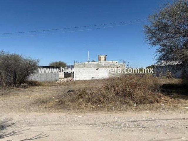 TERRENO EN VENTA EN TEQUISQUIAPAN EN LA COL. SANTA FE. Carlos