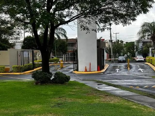 Terreno en venta en Valle Del Álamo, Guadalajara, Jalisco