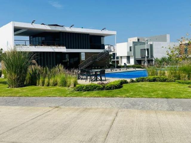 Terreno en Venta en Valle Imperial Maples Uno Lote 17