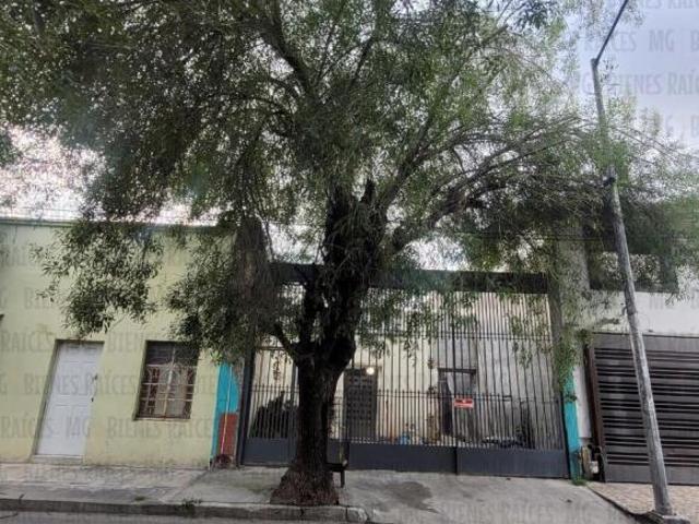Terreno en venta en Zona Sur con fácil acceso a Garza Sada, Constitución, Morones Prieto, a 2.8 km d