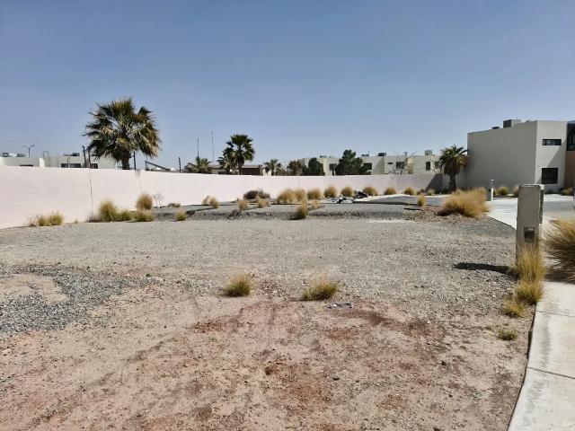 Terreno en Venta en Zona Privilegiada Frente al Parque, 198 m², ¡Entrega Inmediata!