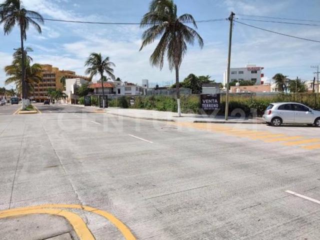 Terreno en venta esquina 1,998.65 m2 Blvd. Manuel Ávila Camacho, Veracruz, Ver