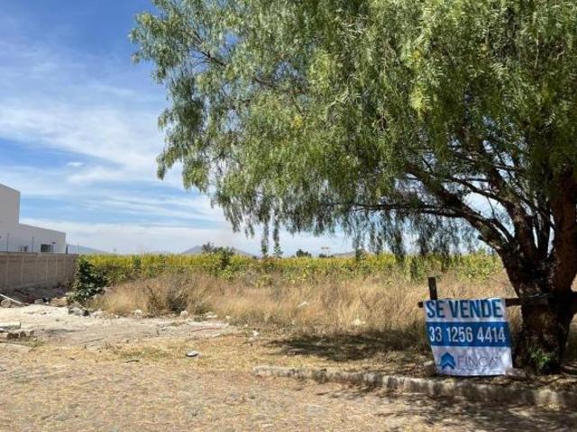 TERRENO EN VENTA, FRACC CAMPESTRE LOMA ESMERALDA