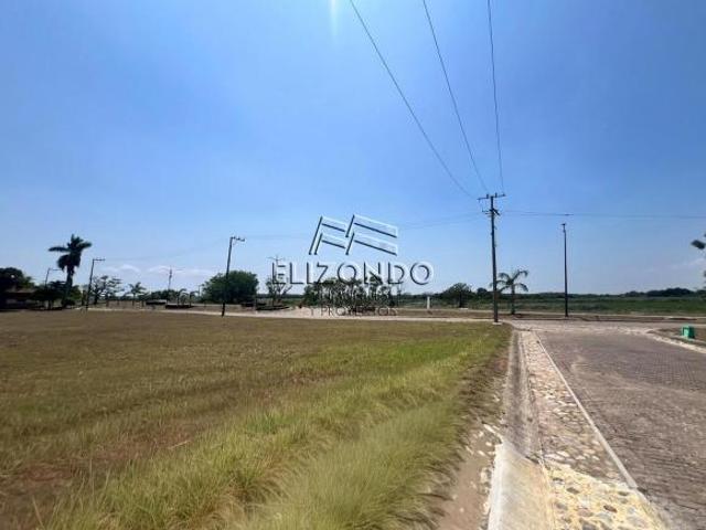 TERRENO EN VENTA, FRACC. LAGUNAS DE MIRALTA, $3&apos 827,200