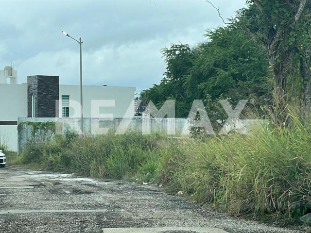 TERRENO EN VENTA FRACC LOMAS DE CHAIREL TAMPICO TAMPS