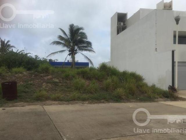 Terreno en Venta, Fracc. Real de Palmas, Coatzacoalcos, Ver