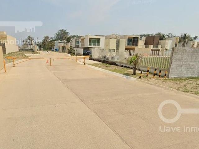 Terreno en venta Fracc.Real de Palmas en Coatzacoalcos,Ver