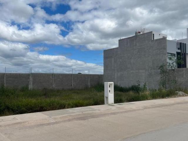 TERRENO EN VENTA FRACCIONAMIENTO ZIBARÍ RESIDENCIAL, POZOS