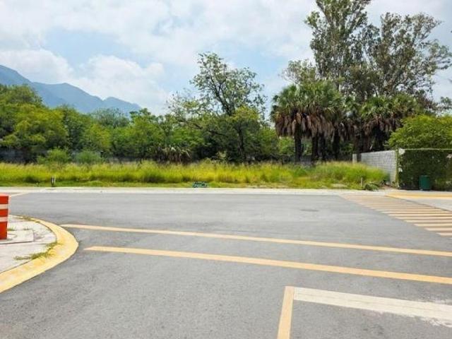 Terreno en venta Fraccionamiento Las Esmeraldas, Monterrey N.L