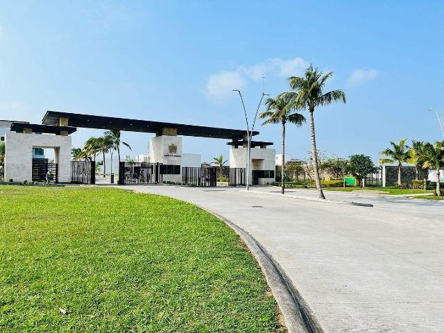 Terreno en venta Fraccionamiento Lomas del Dorado, Alvarado, Ver