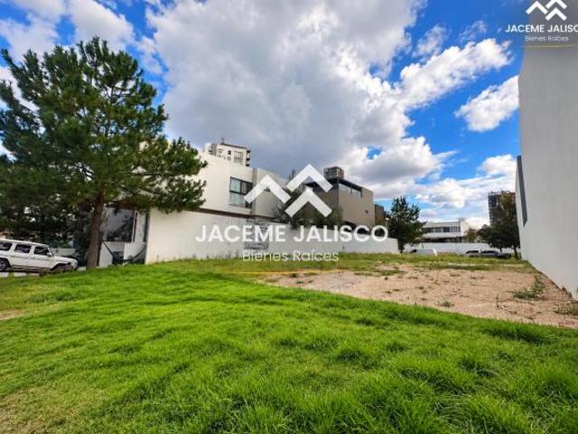 Terreno en Venta Fraccionamiento Puerta Las Lomas Av. Universidad