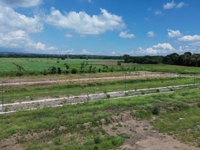 Terreno en Venta Fraccionamiento Santa Maria Clara, Cuahutemoc, Colima
