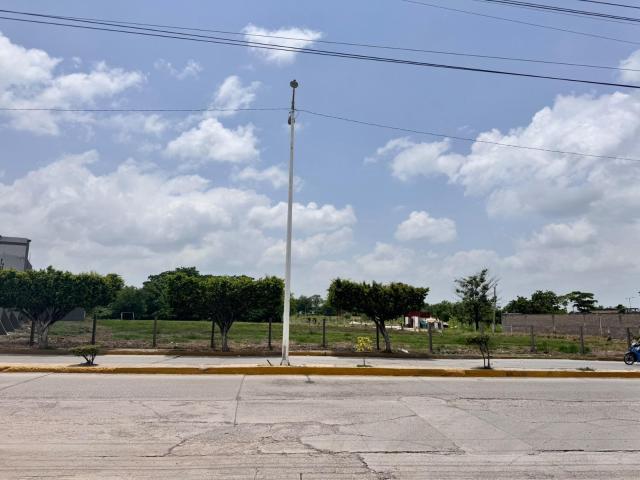 TERRENO EN VENTA FRENTE A ESTACION SERVICIO, PANUCO, VER