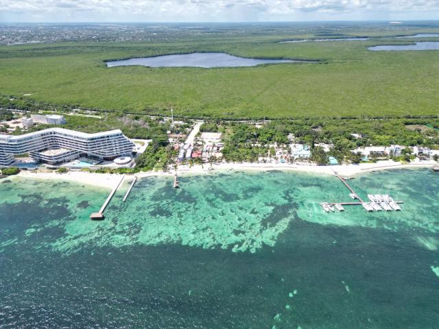 Terreno en Venta frente a la playa, Costa Mujeres Canc?n, 3,340 m