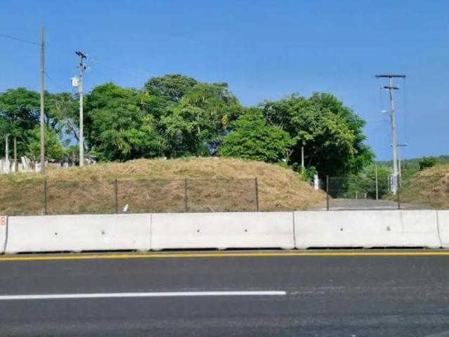 Terreno en venta industrial orilla de carretera en San Julián, Veracruz 2.2 has