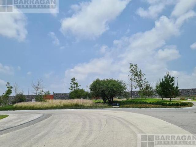 Terreno en venta La Espiga Condominio Aragón III, frente a área verde