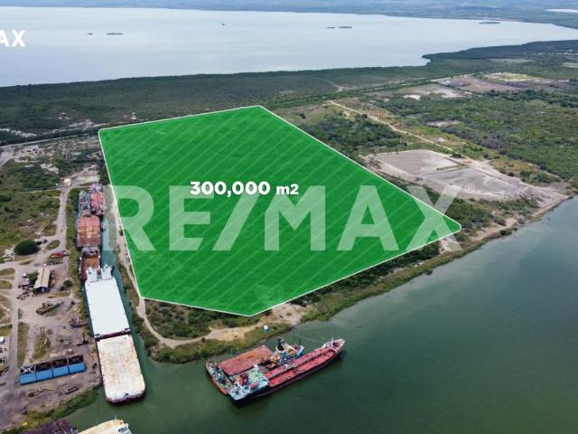 Terreno en Venta, Pueblo Viejo