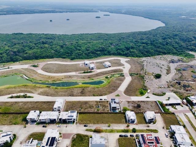 Terreno en Venta Punta Tiburon