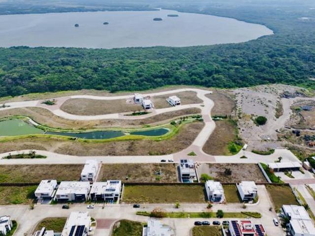 Terreno en Venta Punta Tiburon