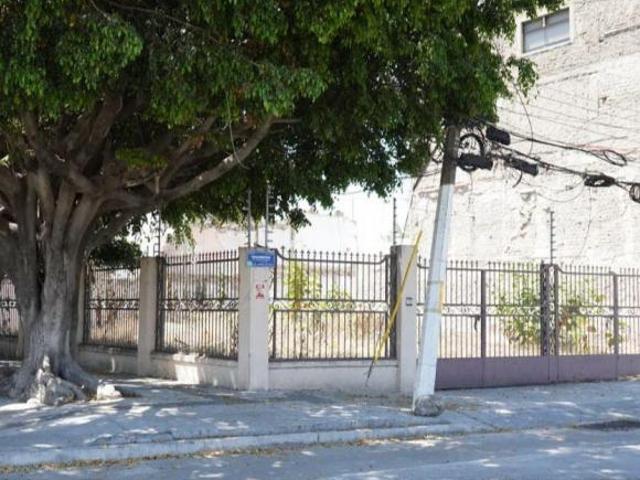 TERRENO EN VENTA PARA DESARROLLO VERTICAL EN JARDINES VALLARTA