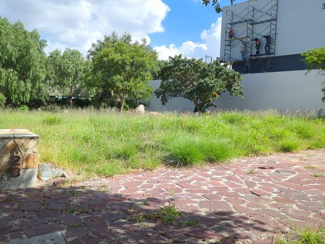 Terreno en Venta, plano con casas constru?das a los lados, excelente ubicaci?n y orientaci?n