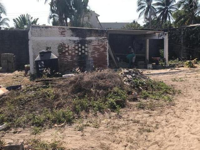 Terreno en Venta Playa Bonfil Calle H. Galeana