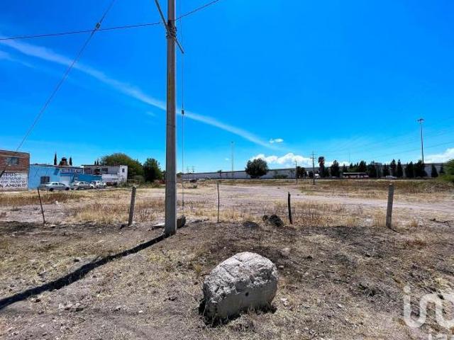Terreno en Venta, Poblado 5 de Mayo entre vías del tren y Distribuidor Vial son 3,145 M2