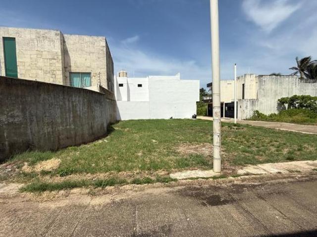 Terreno en Venta Priv. Martha Chapa, Fracc. Paraíso Coatzacoalcos, Coatzacoalcos Ver