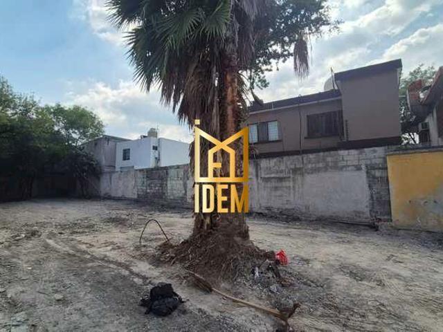 0739 Terreno en venta sobre Av Chapultepec, Monterrey NL