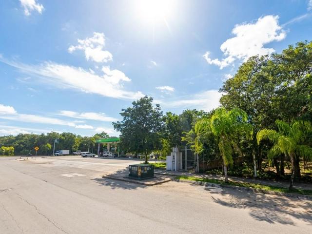 Terreno en venta sobre Avenida 1176 m2 en Playa del Carmen