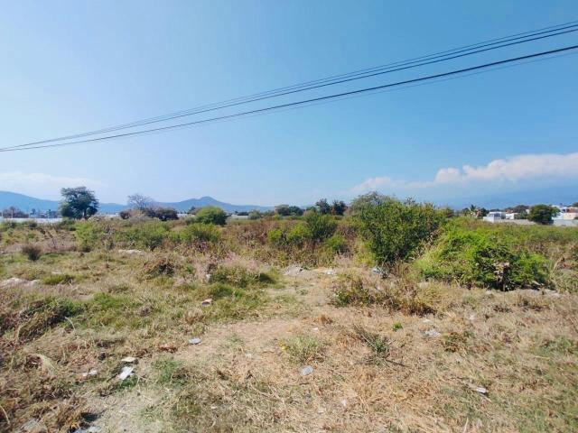 TERRENO EN VENTA, SOBRE AVENIDA PRINCIPAL DE YAUTEPEC CON EXCELENTE CONECTIVIDAD