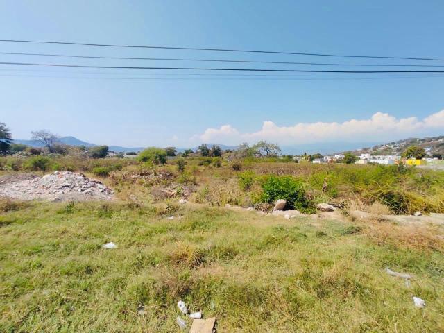 TERRENO EN VENTA, SOBRE AVENIDA PRINCIPAL DE YAUTEPEC CON EXCELENTE CONECTIVIDAD