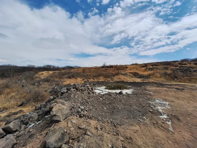 TERRENO EN VENTA SOBRE ANILLO VIAL JUNIPERO SERRA RUMBO A JURIQUILLA