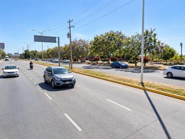 Terreno en venta sobre Blvd. Morelos, frente a estación Maravillas. Uso de Suelo S3