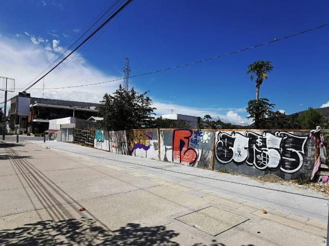 Terreno en VENTA sobre el Boulevard Belisario Dominguez frente a la UNACH