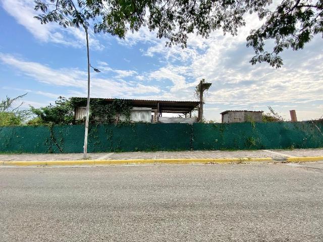 Terreno en VENTA sobre el Boulevard Paseo de las Fuentes atr?s del Marriott
