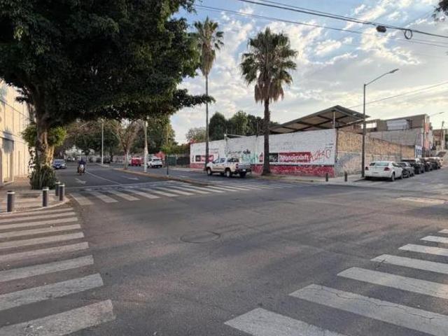 Terreno en Venta Sobre Enrique Díaz de Leon