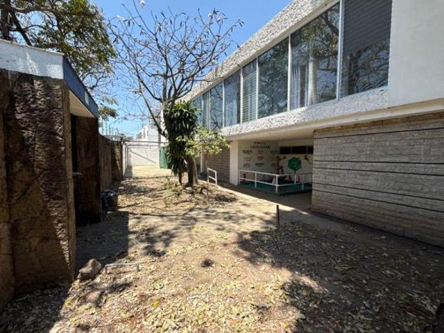 Terreno en venta sobre Lázaro Cárdenas, Jardines del Bosque