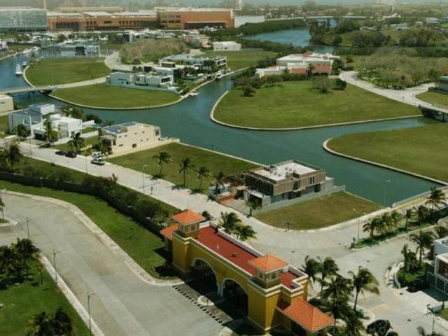 Terreno en Venta ubicado en la isla 4 del Fraccionamiento El Dorado Residencial y Marina