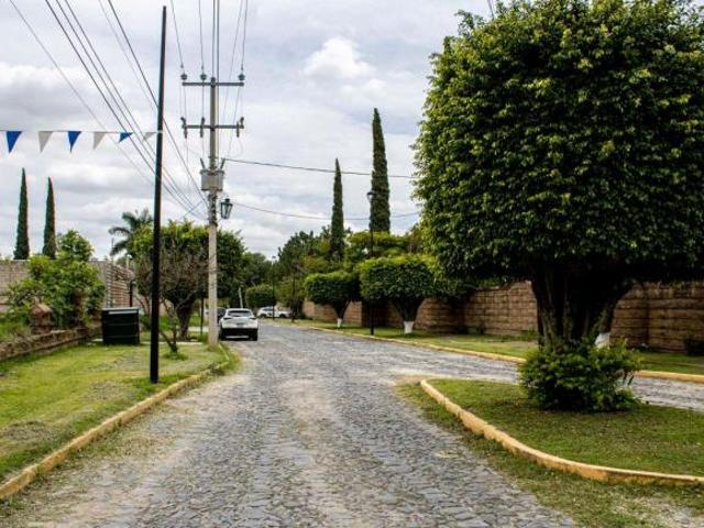 Terreno en Venta Ya Escriturado Dentro de Hacienda San Acasio