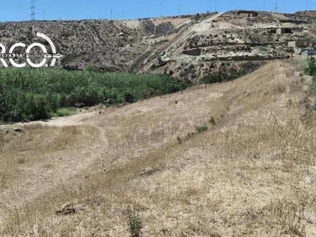 TERRENO EN VENTA 233m² COLONIA 89