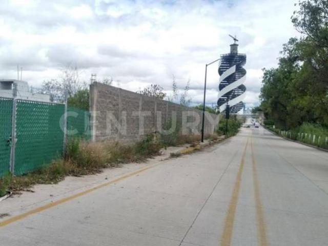 Terreno en venta 4720 m2 Lateral Norte Atlixcáyotl, acceso Lomas de Angelópolis