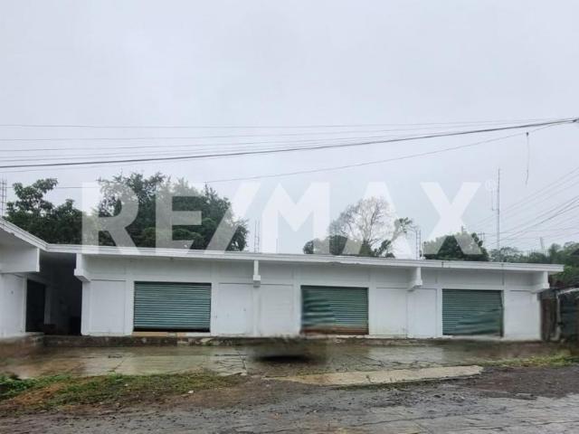 TERRENO EN VENTA 5 locales