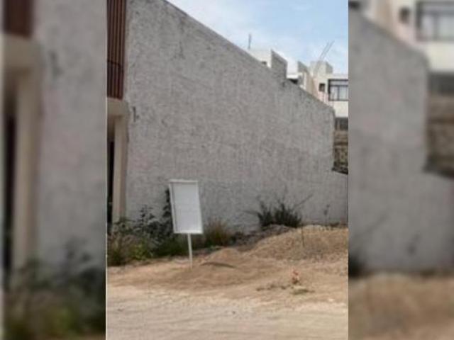 Terreno en Zimalta Tlaquepaque coto cobian calle savoia 85