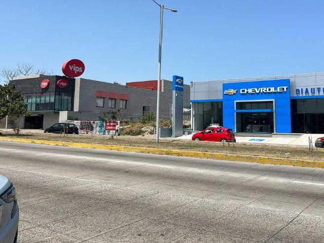 Terreno en Zona Comercial de 1,080m2 | Av. Rafael Cuervo