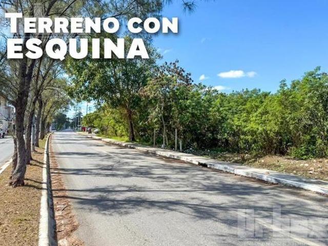 Terreno en zona Ah Kim Pech, sobre Av. Las Palmas, Campeche