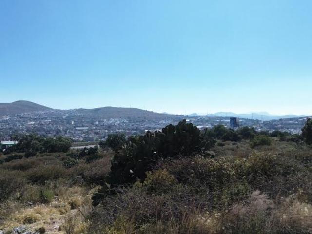 Terreno en zona de crecimiento a 2 minutos de Villa Airosa, Bld Colosio