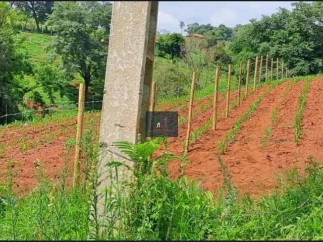 TERRENO ESCRITURADO EM RIO MANSO MG 80KM DE BELO HORIZONTE 2,27hectares POVOADO DE LAMAS